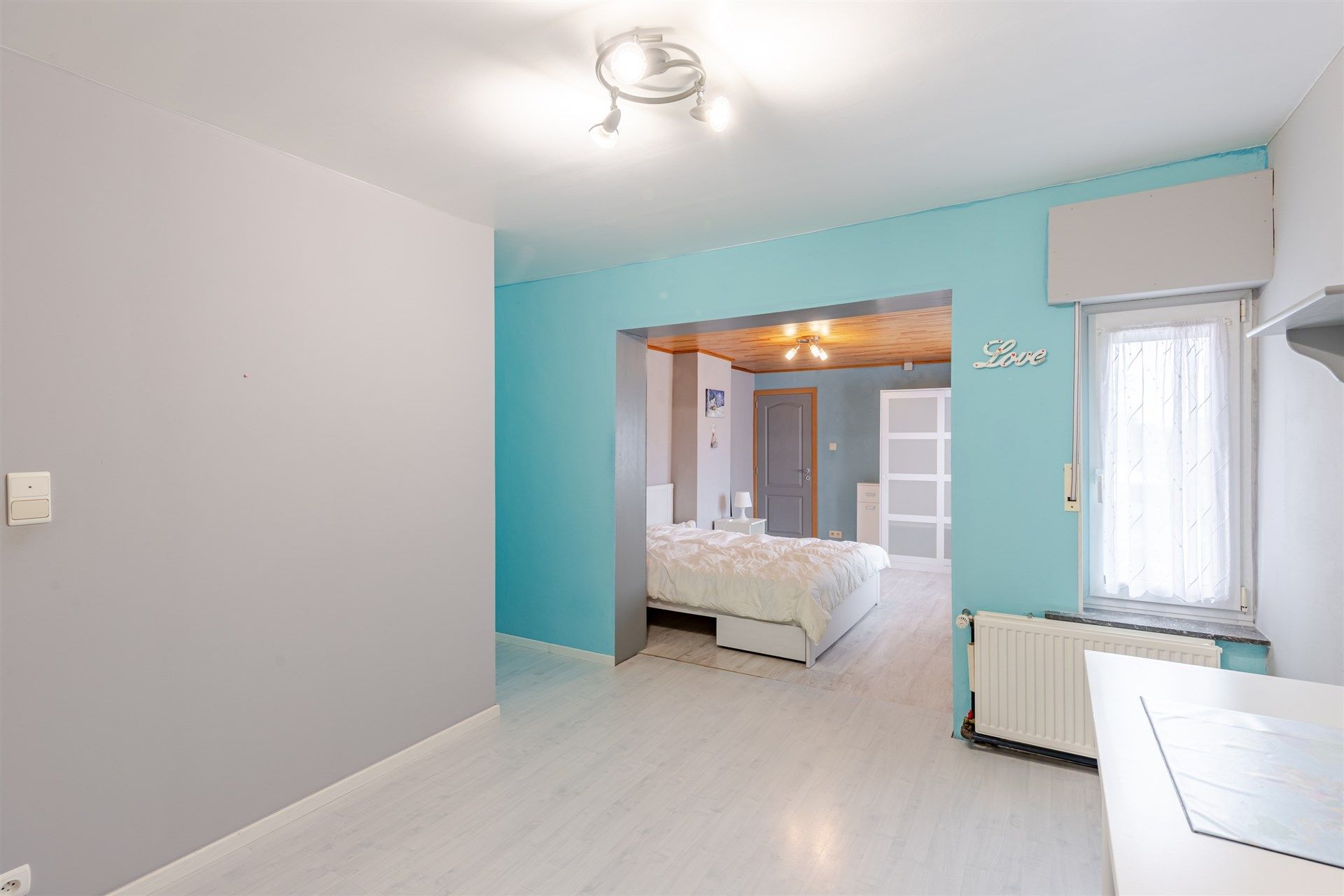 Gezinswoning met vier slaapkamers, garagegebouw en grote tuin op 1705 m² foto 11
