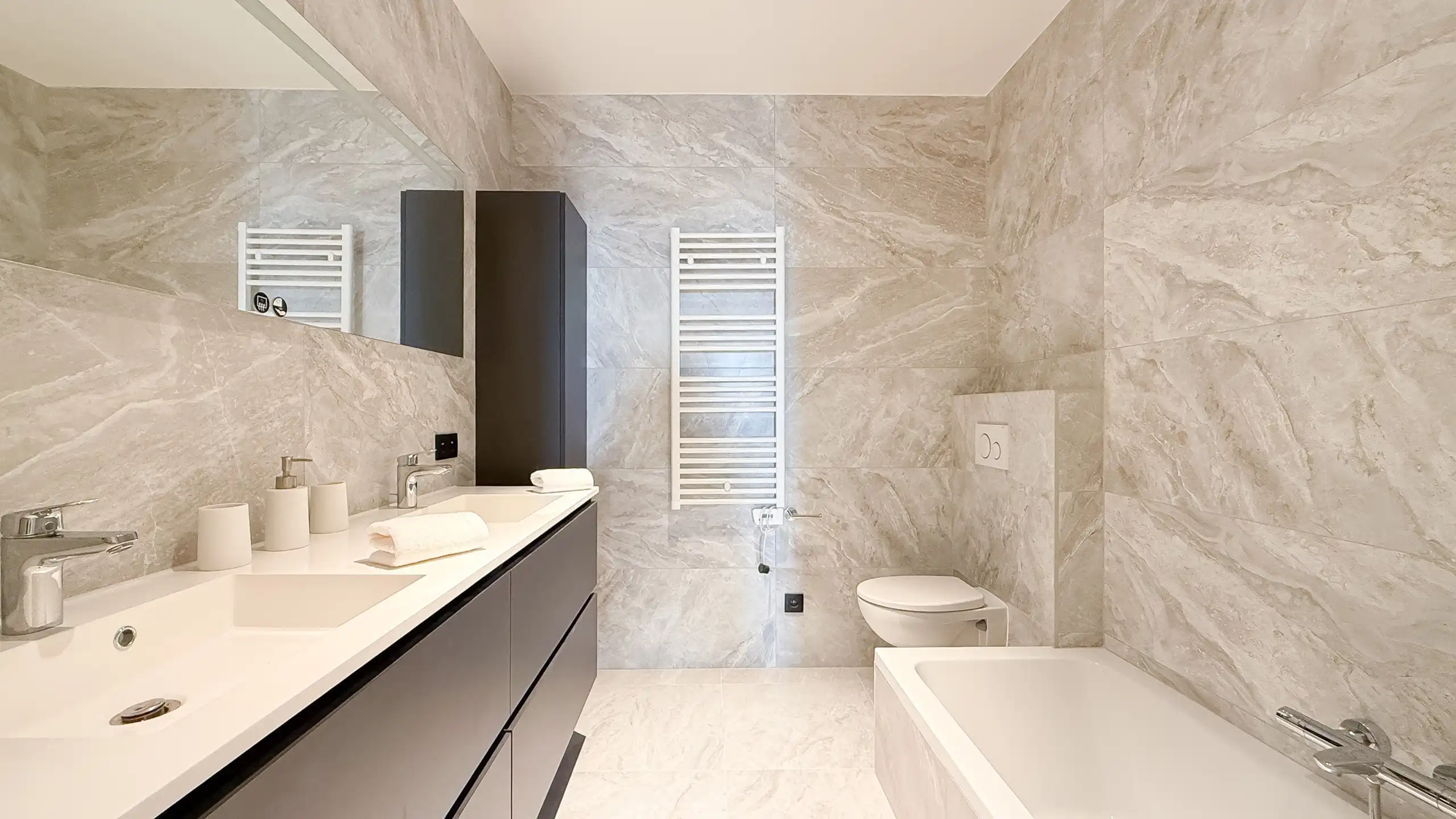 Luxueus appartement met panoramisch uitzicht in “The Tower” foto 21