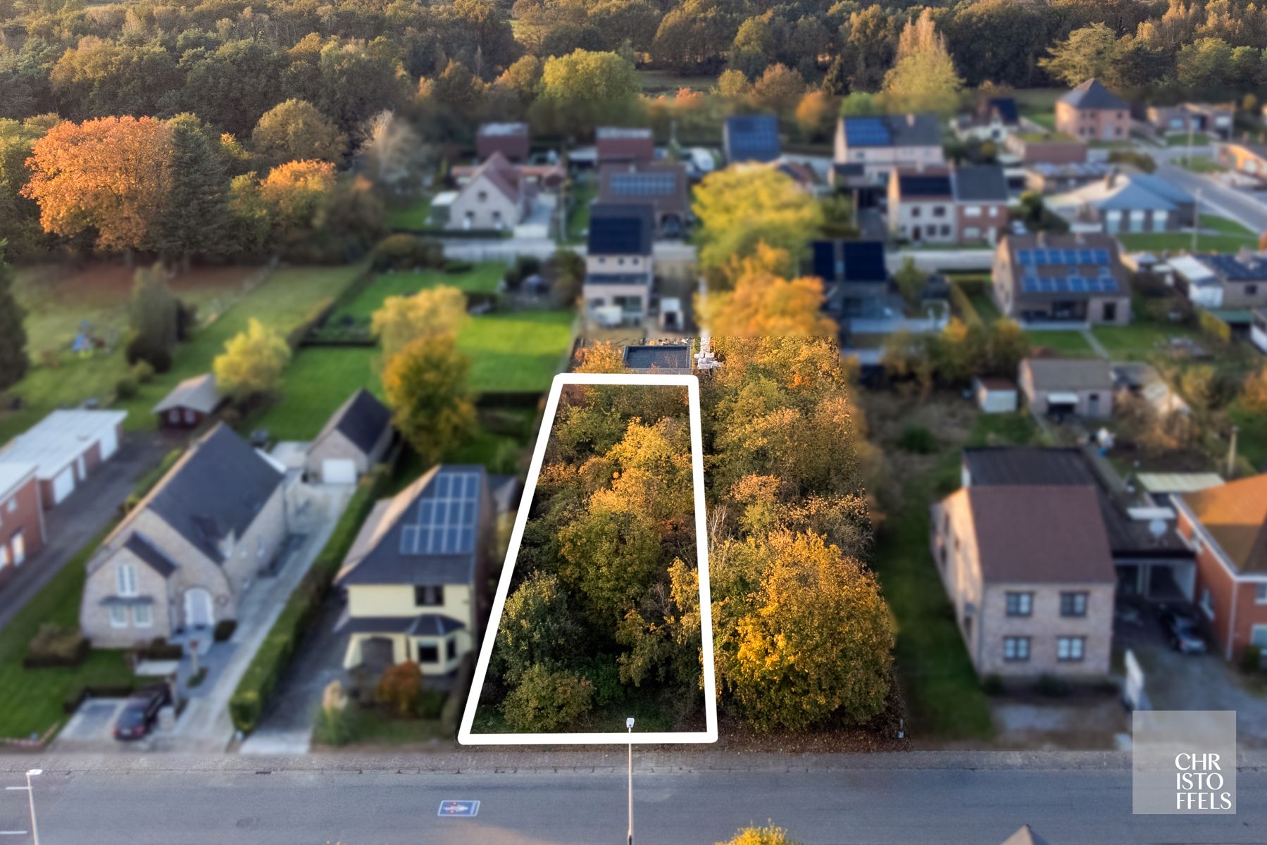 Perceel van 601m² voor gesloten bebouwing nabij natuurgebied De Maten! foto {{pictureIndex}}