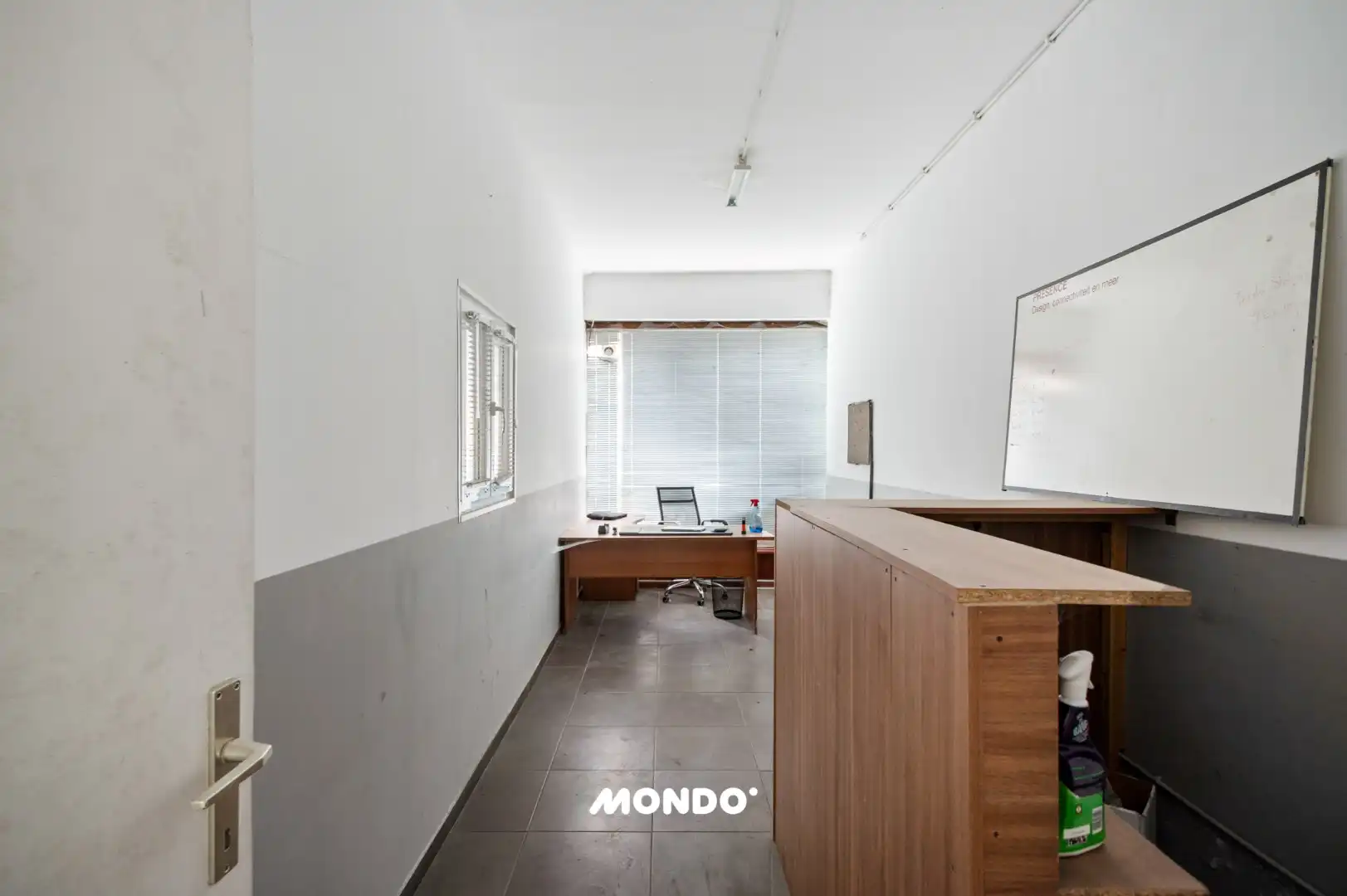 Gebouw met magazijn, appartement en studio in het centrum van Willebroek! foto 5