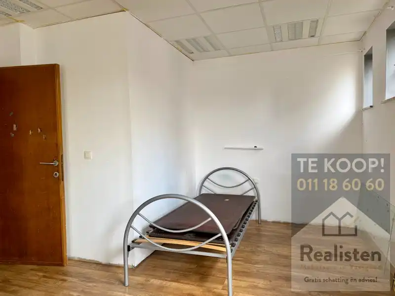 Kantoren op zichtlocatie + ruime parking foto 15