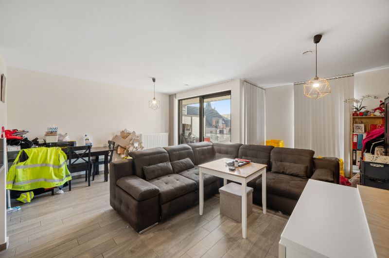 Groot 2-slaapkamer appartement met overdekte staanplaats foto 3