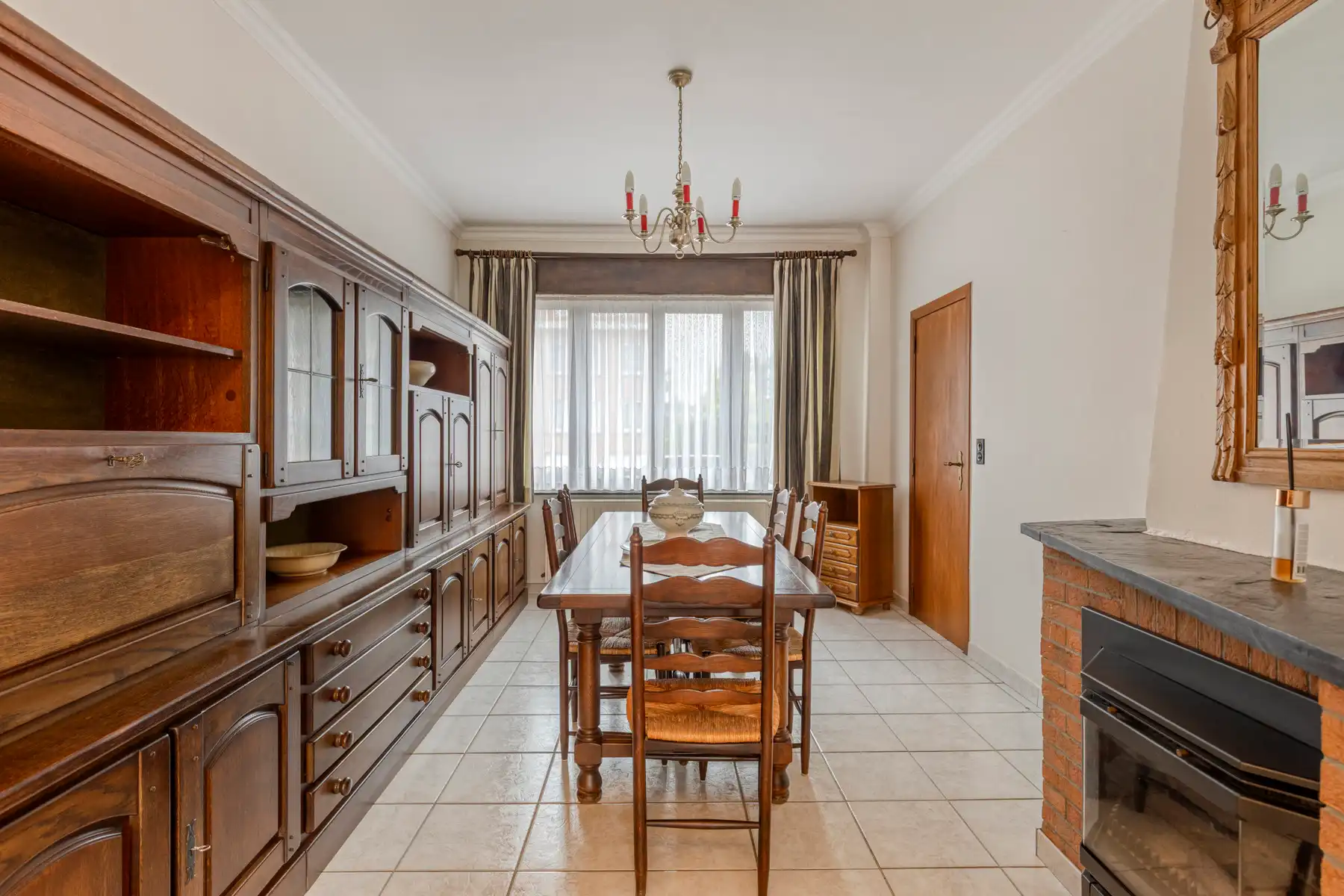 Eengezinswoning met 4 slaapkamers, 2 badkamers en tuin foto 6