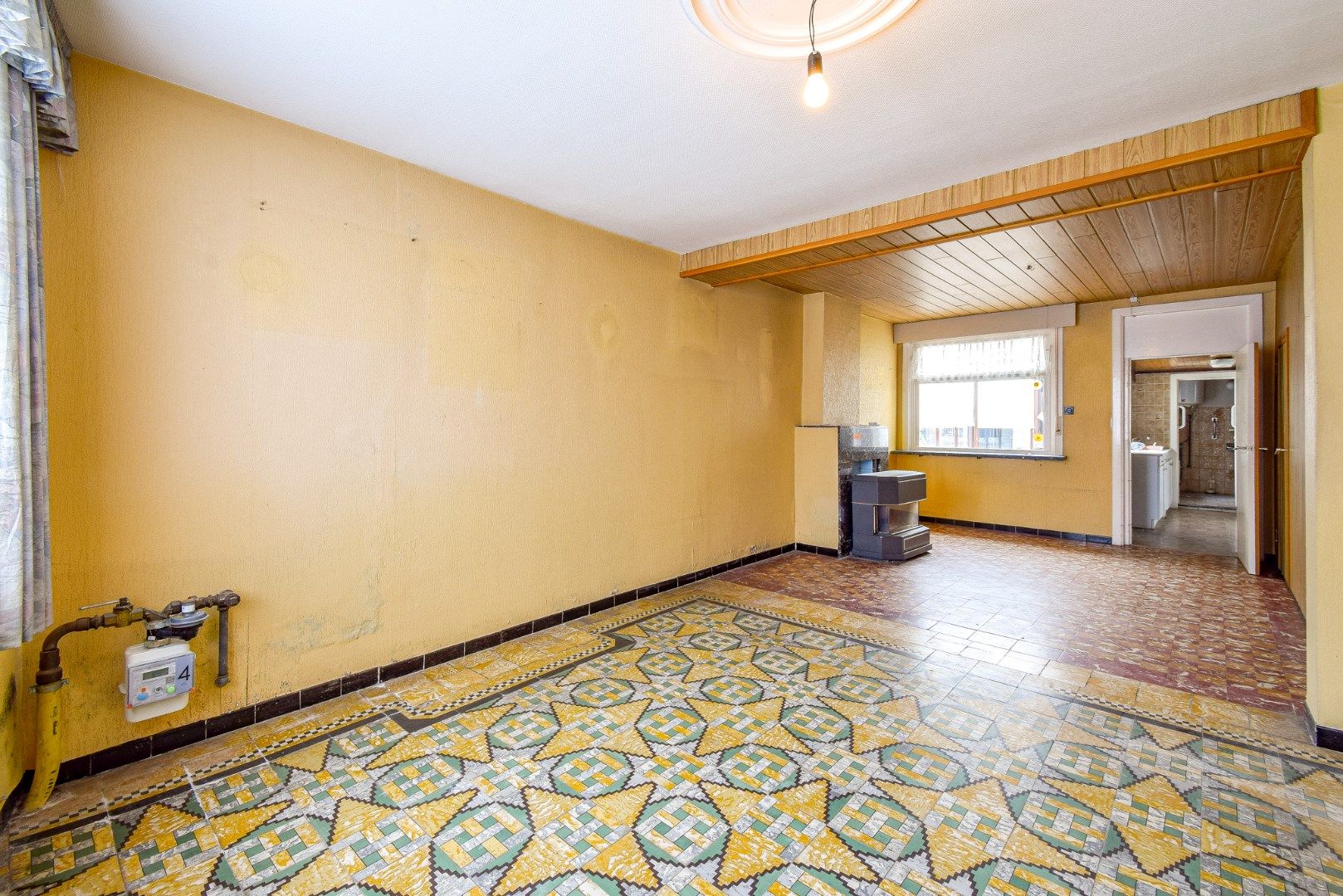 Te renoveren halfopen woning in Koekelare foto 4