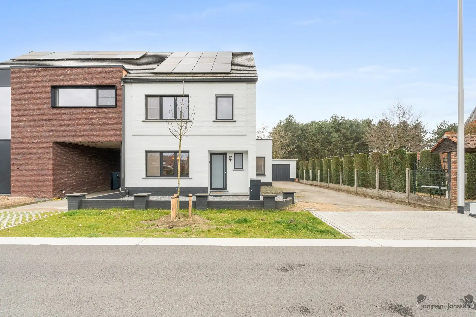 Gerenoveerde woning met 3 slaapkamers te Tessenderlo foto 2