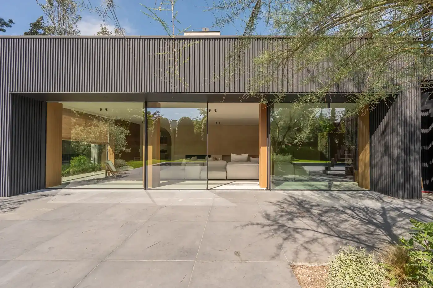 Luxueus gerenoveerde villa met zwembad op een toplocatie in een rustige residentiële wijk van het Zoute. foto 12
