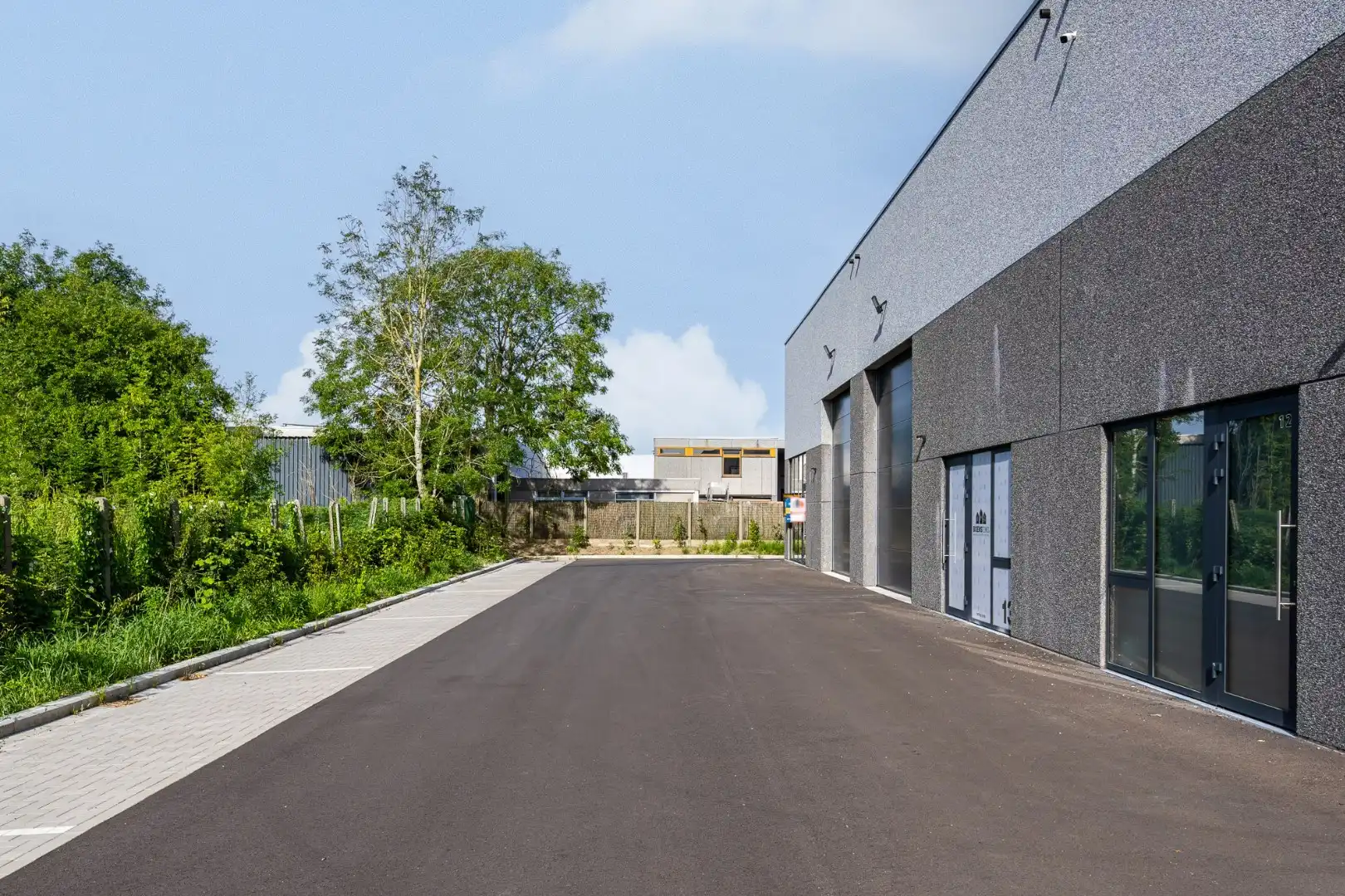 Moderne KMO-unit in de Industrielaan in Dadizele foto 8