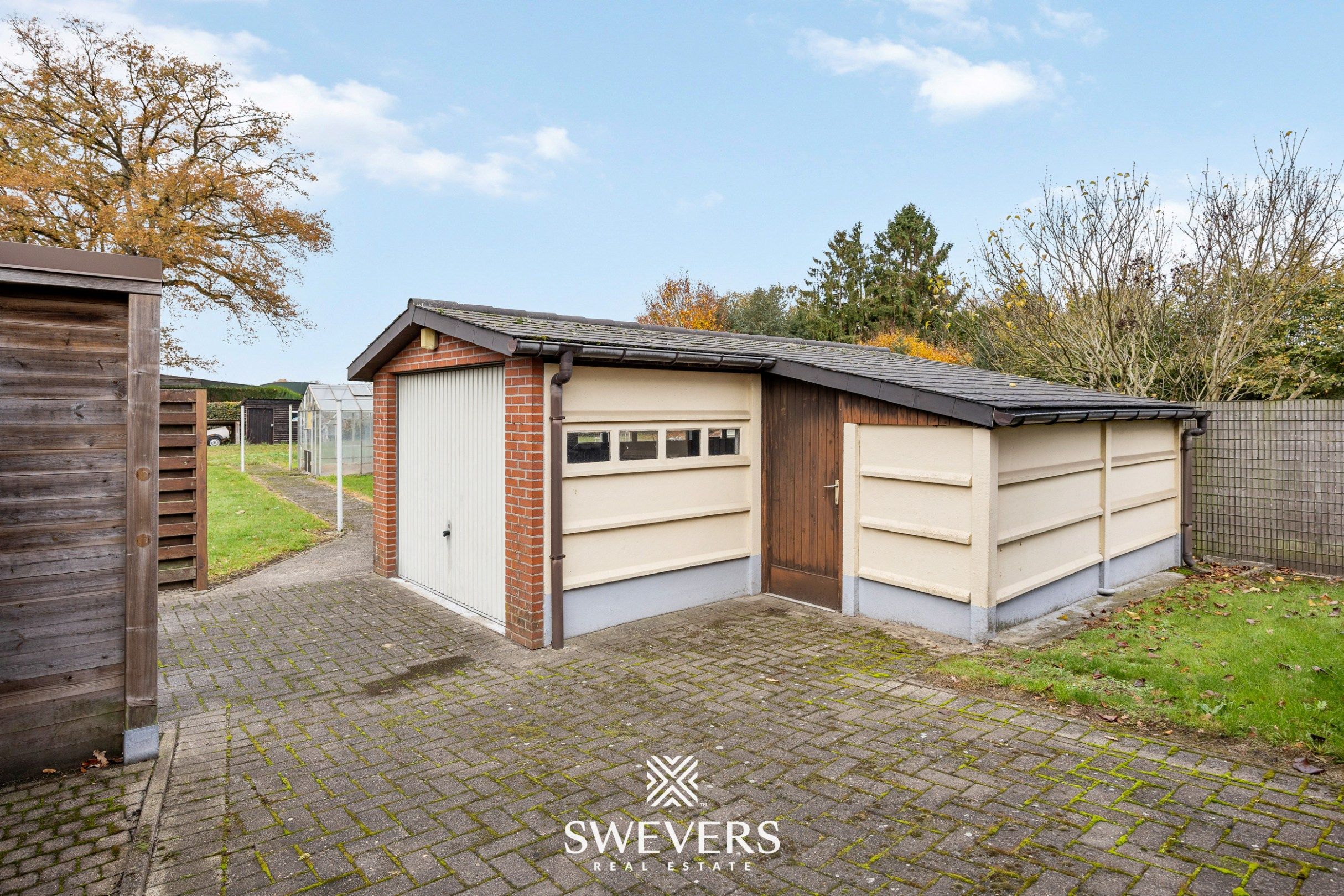 Te renoveren ruime gezinswoning met vijf slaapkamers en uitbreidingsmogelijkheden foto 26