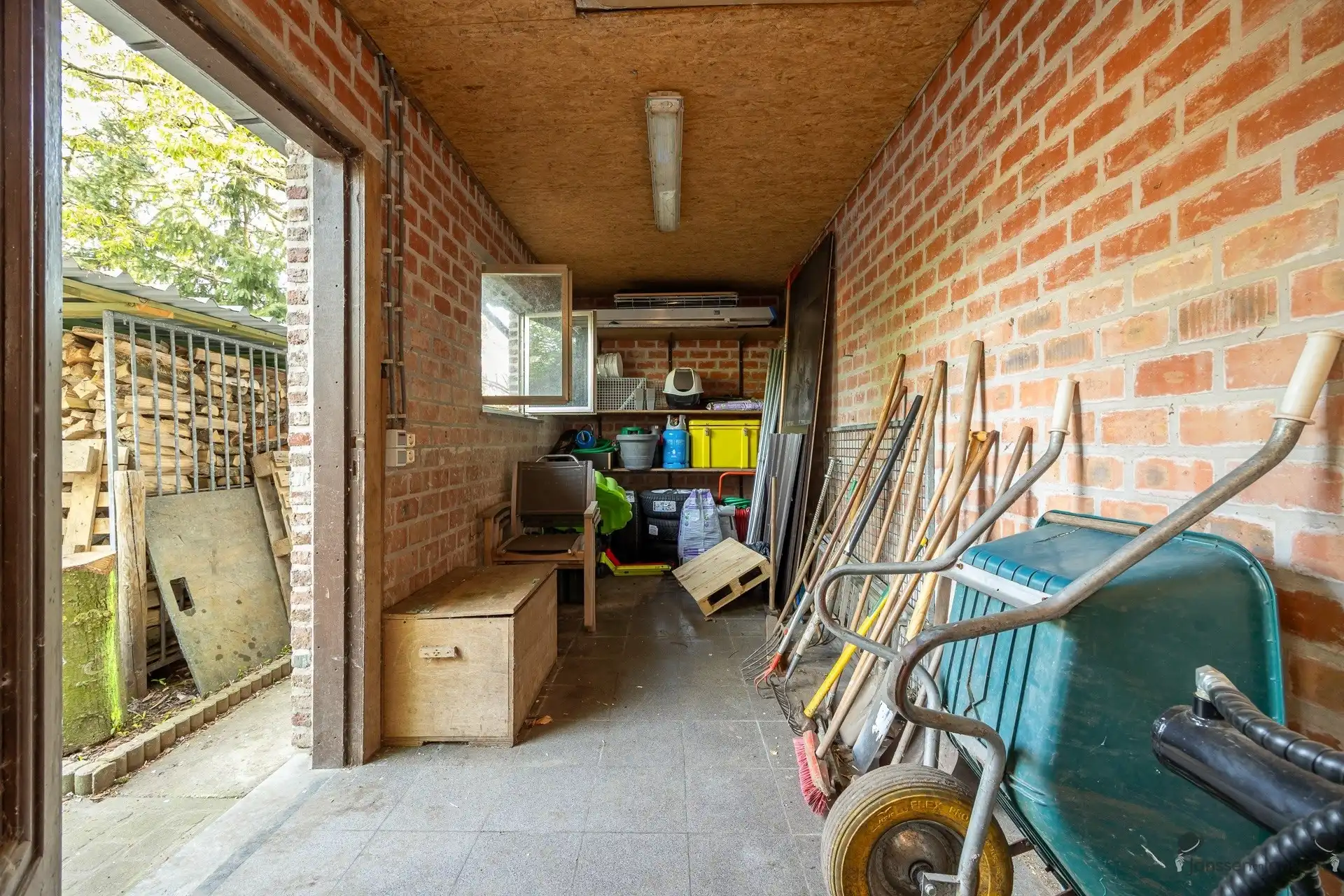 Ruime gezinswoning met 5 slaapkamers foto 22