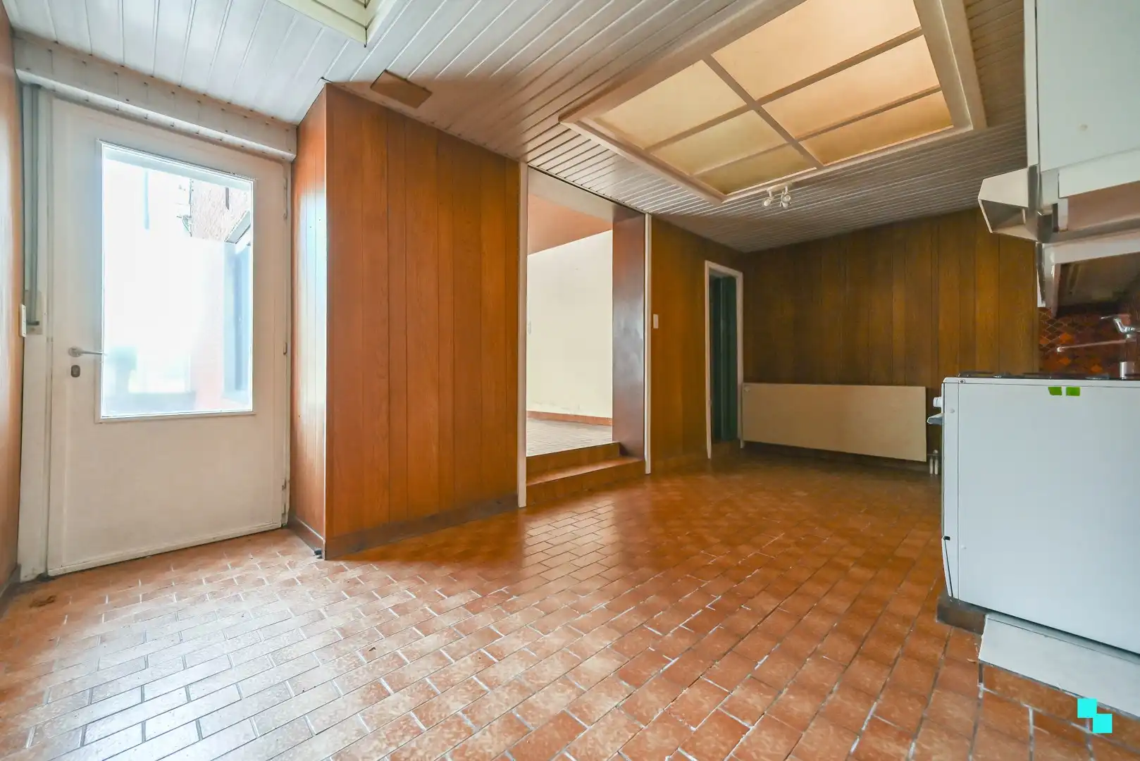 Te renoveren woning met riante garage te Bosmolens foto 6