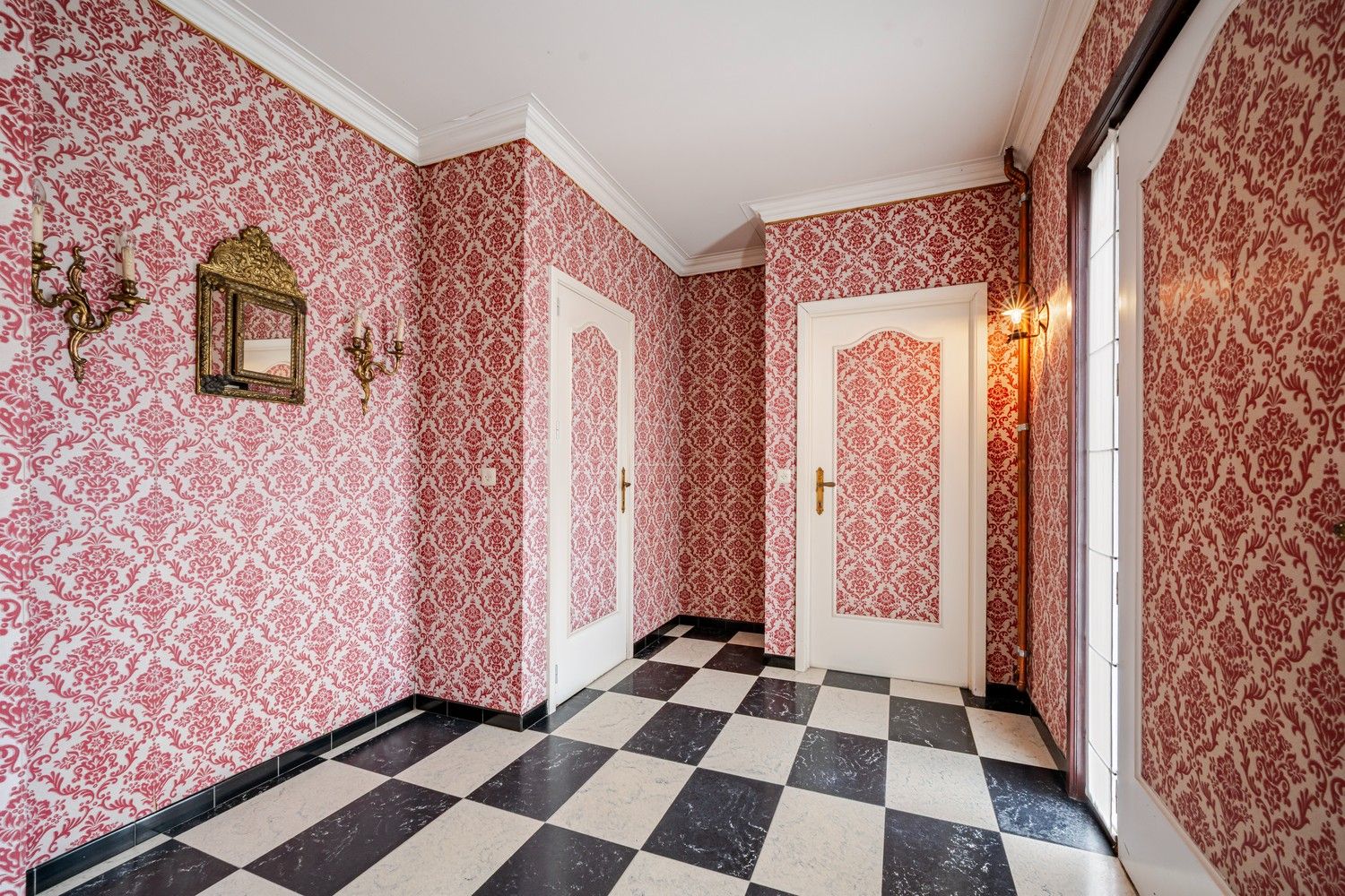 Alleenstaande woning met magazijn. foto 5