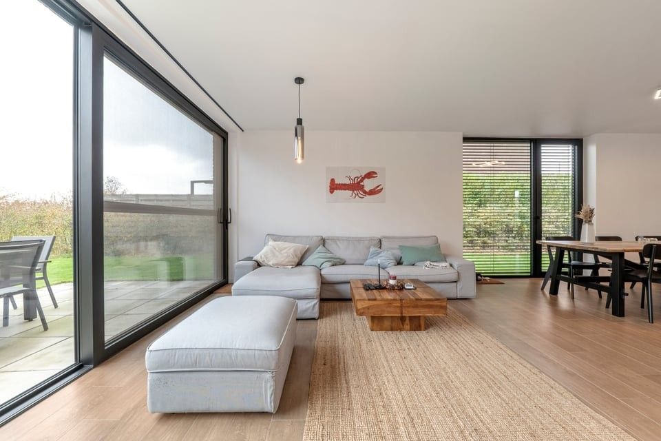 MODERNE HALFOPEN BEBOUWING MET INPANDIGE GARAGE EN RUIME TUIN IN SINT-TRUIDEN foto 13