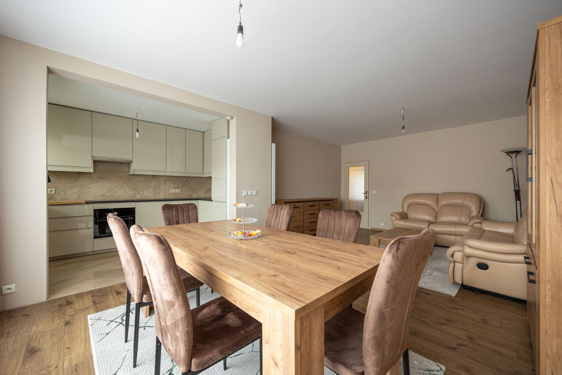 Gerenoveerd app met 2slk en garage foto 11