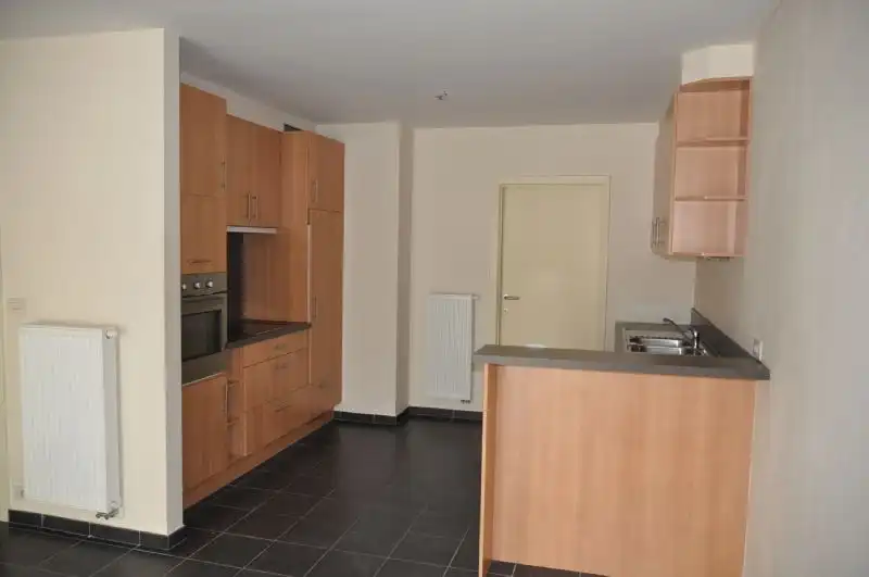 Recent appartement met 2 slaapkamers en garage. foto 5