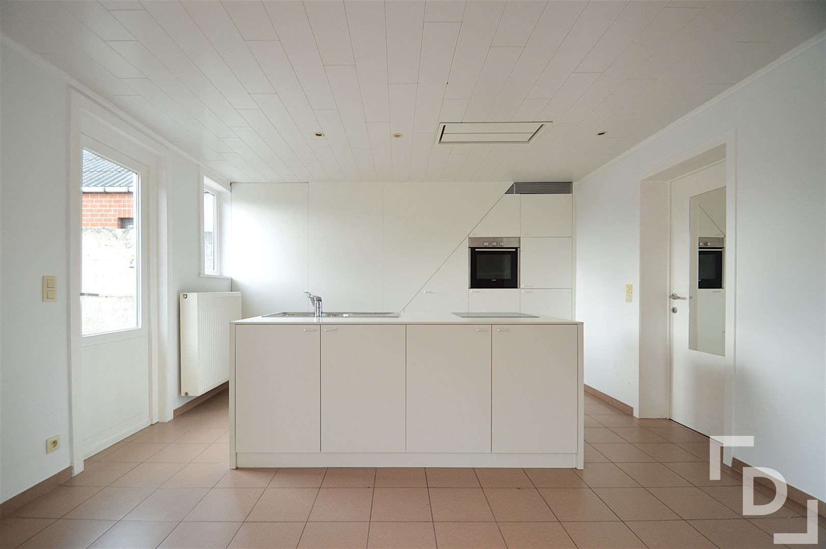 Instapklare woning met 4 slaapkamers en tuin te huur. foto 4