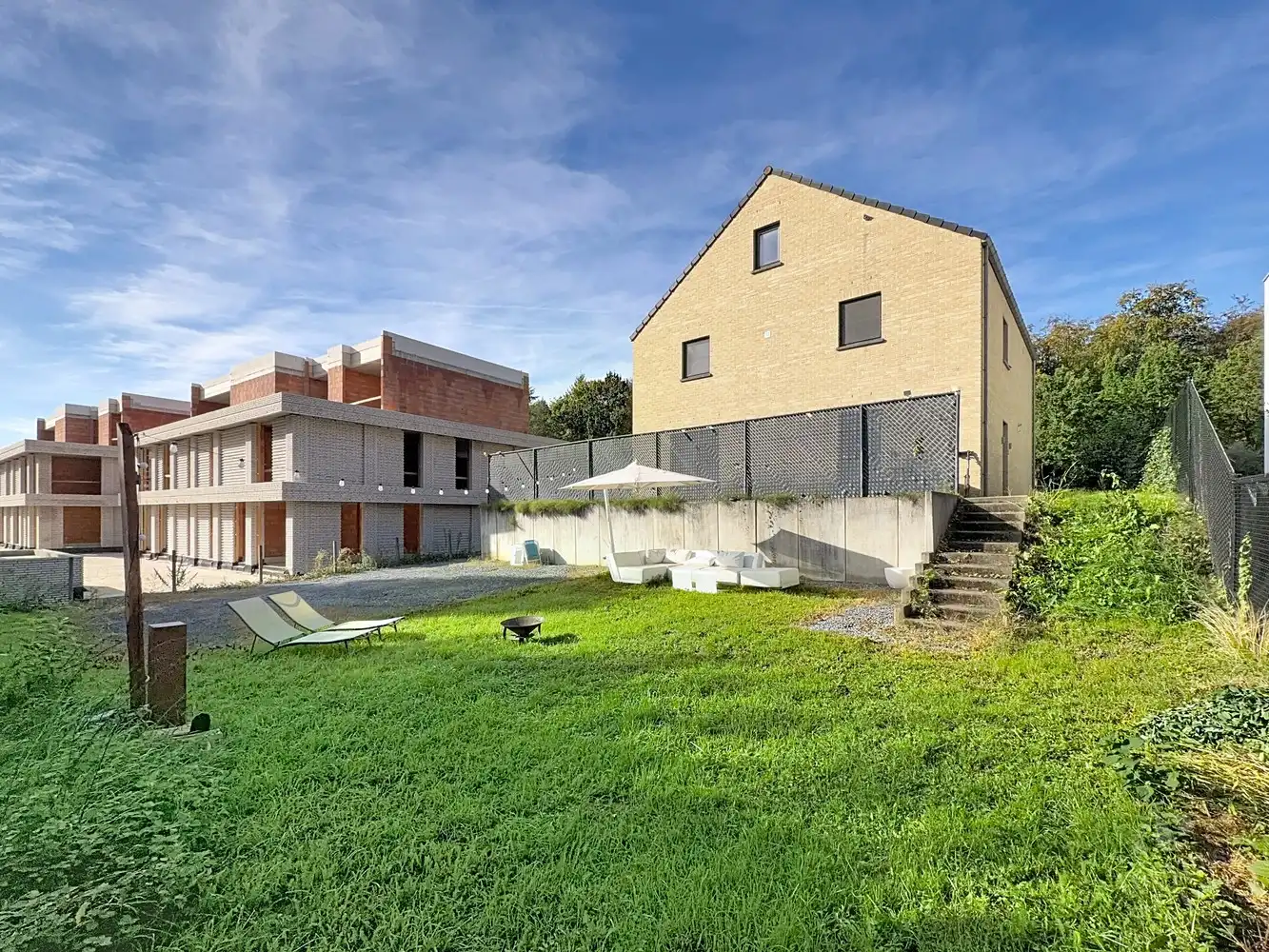 Veelzijdig handelsgelijkvloers met eigen tuin in Bolderberg foto 4