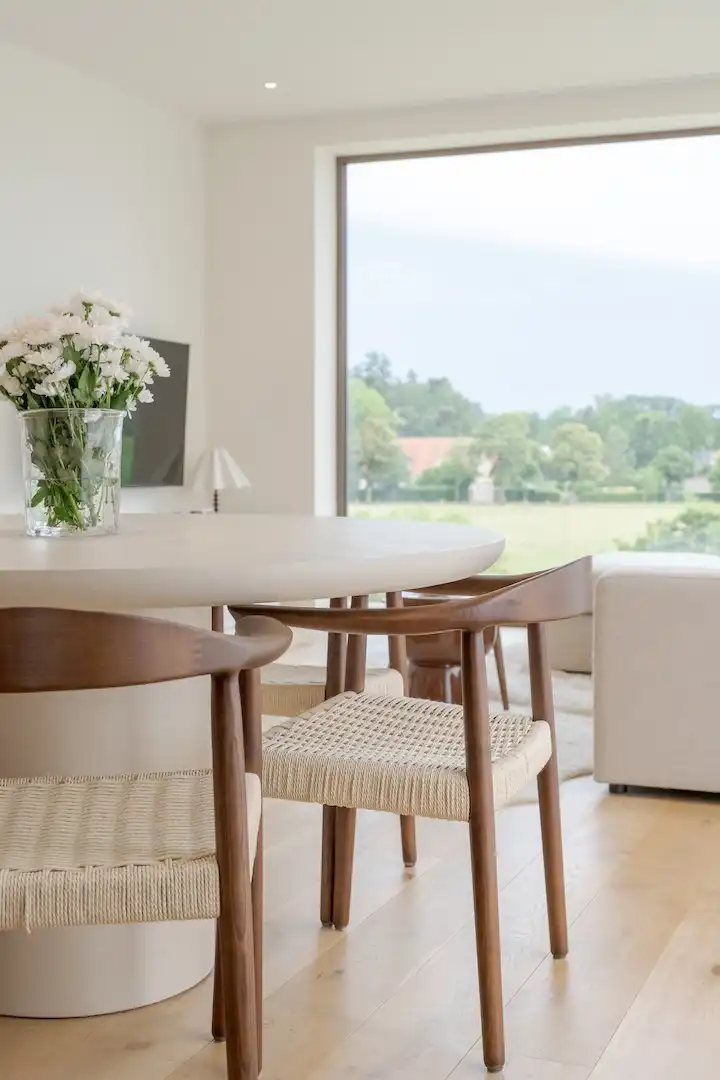 Hoogwaardig afgewerkt appartement op de derde verdieping met panoramisch zicht, terras, autostaanplaats en berging. foto 12