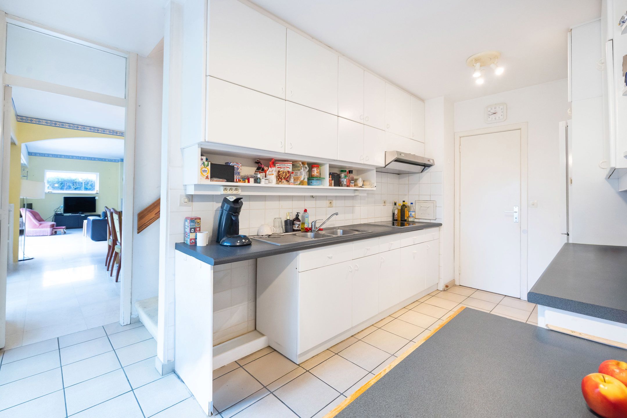 Te renoveren villa met groot potentieel foto 7