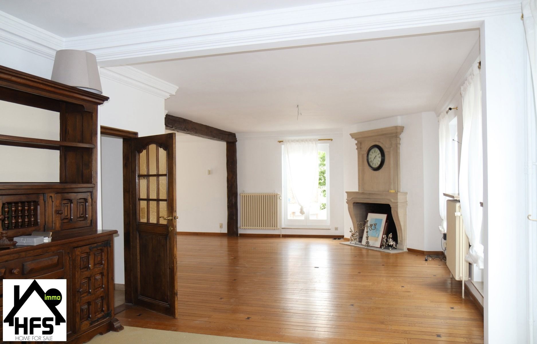 Ruime woning met praktijkruimte via aparte ingang foto 2