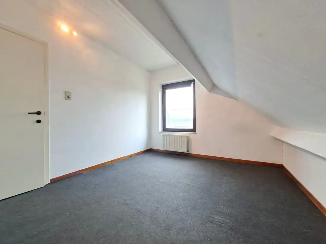 Ruim 3 slaapkamer duplex appartement te Lanaken foto 11