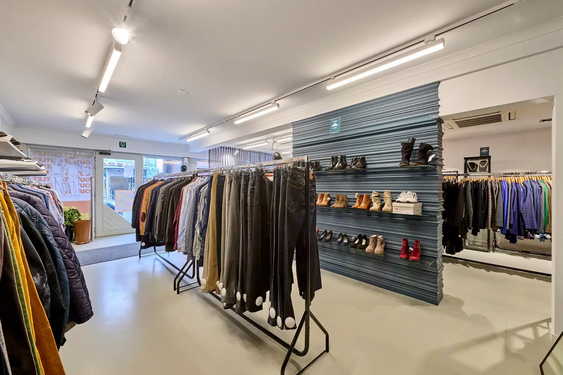 Instapklare handelsruimte in centrum Peer foto 3