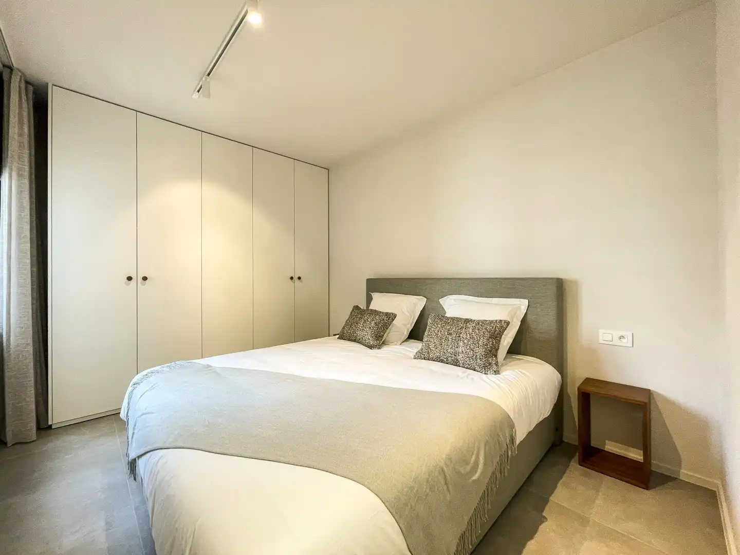 Mooi gerenoveerd appartement met zijdelings zeezicht op enkele passen van de dijk en het Driehoeksplein. Mogelijkheid tot aankoop parking in het gebouw. foto 15