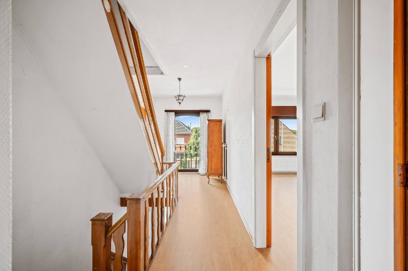Ruime woning van 260m² op 4a25ca met 4 slaapkamers foto 20