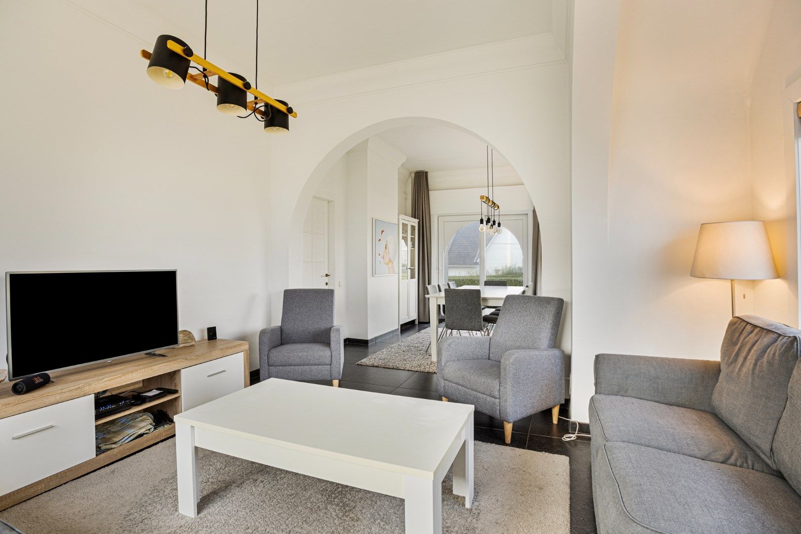 Instapklare villa met topligging te Sint-Idesbald. foto 3