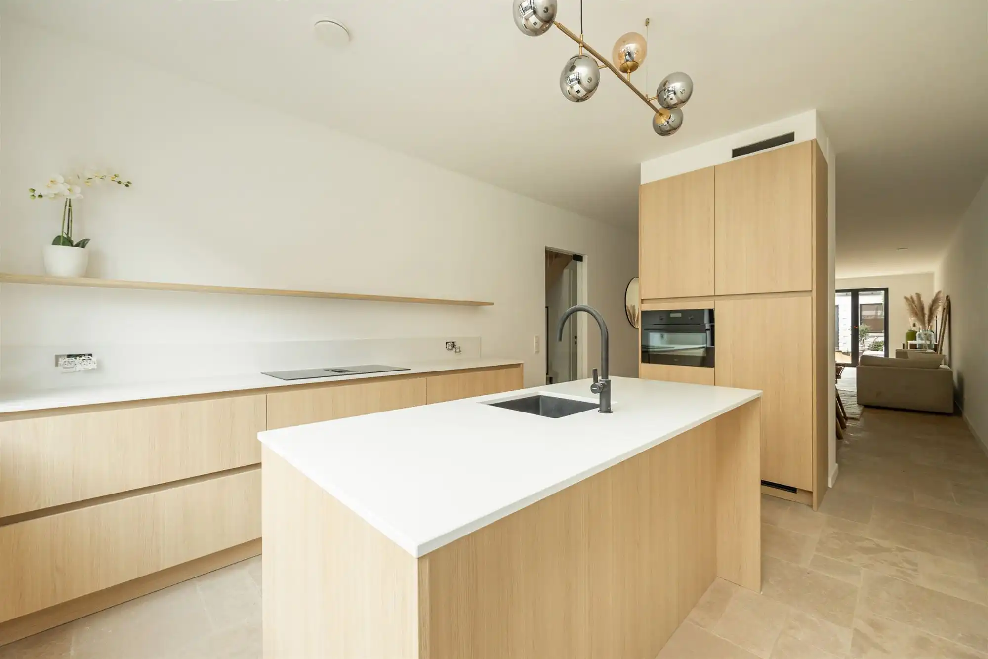 Nieuwbouwwoning met vier slaapkamers en tuin foto 11