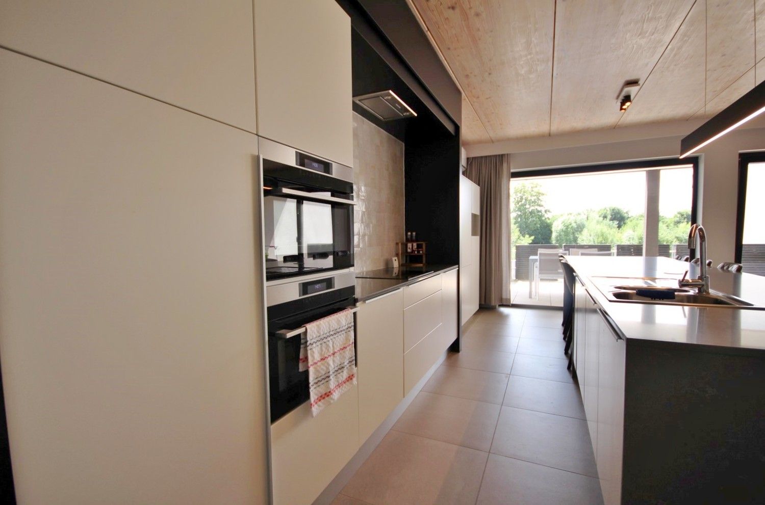 Zeer energiezuinig luxueus appartement met 2 slaapkamers en ruim terras foto 8