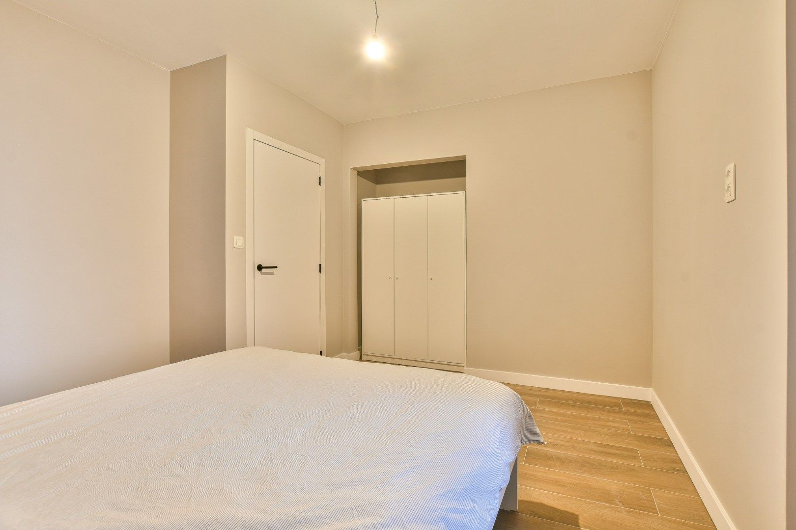Gerenoveerd 2-slaapkamerappartement op toplocatie - vlakbij de zeedijk! foto 22