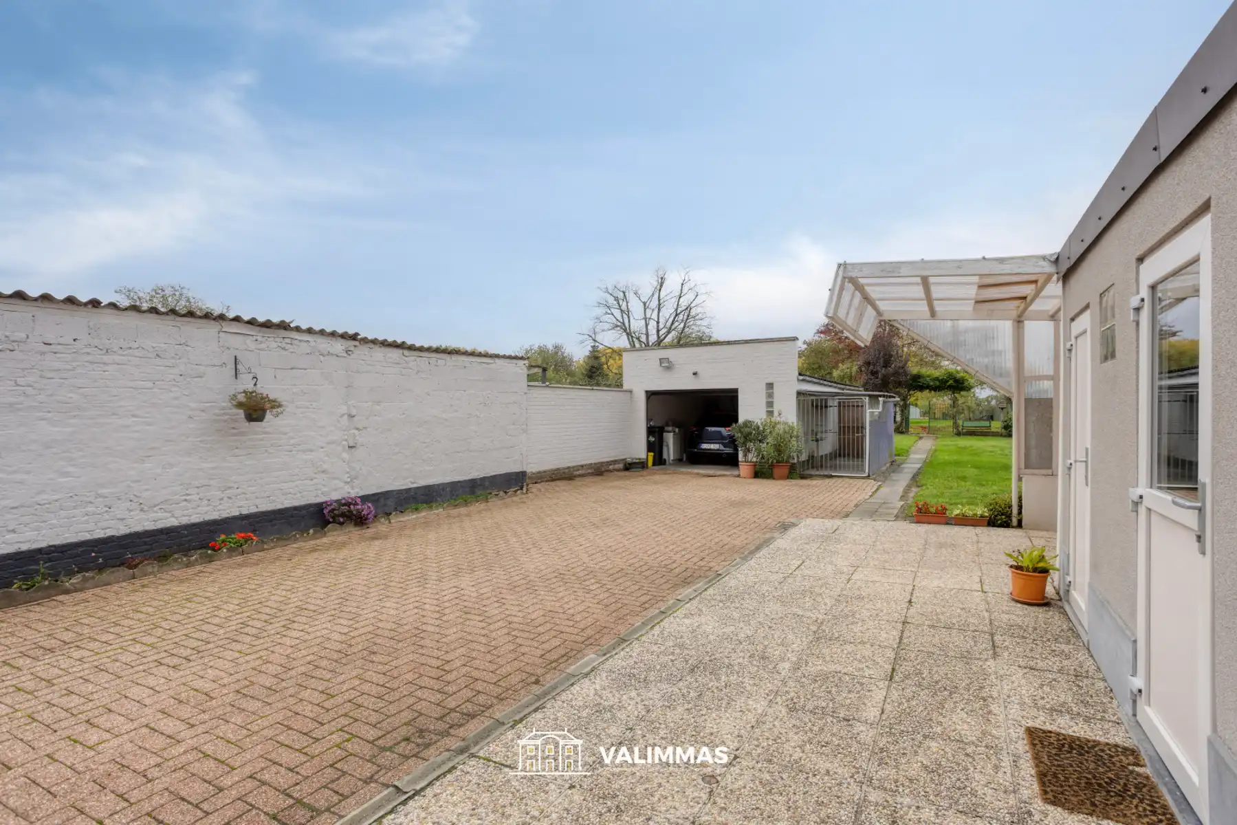 Prachtig gelegen gerenoveerde driegevelwoning met grote tuin foto 17