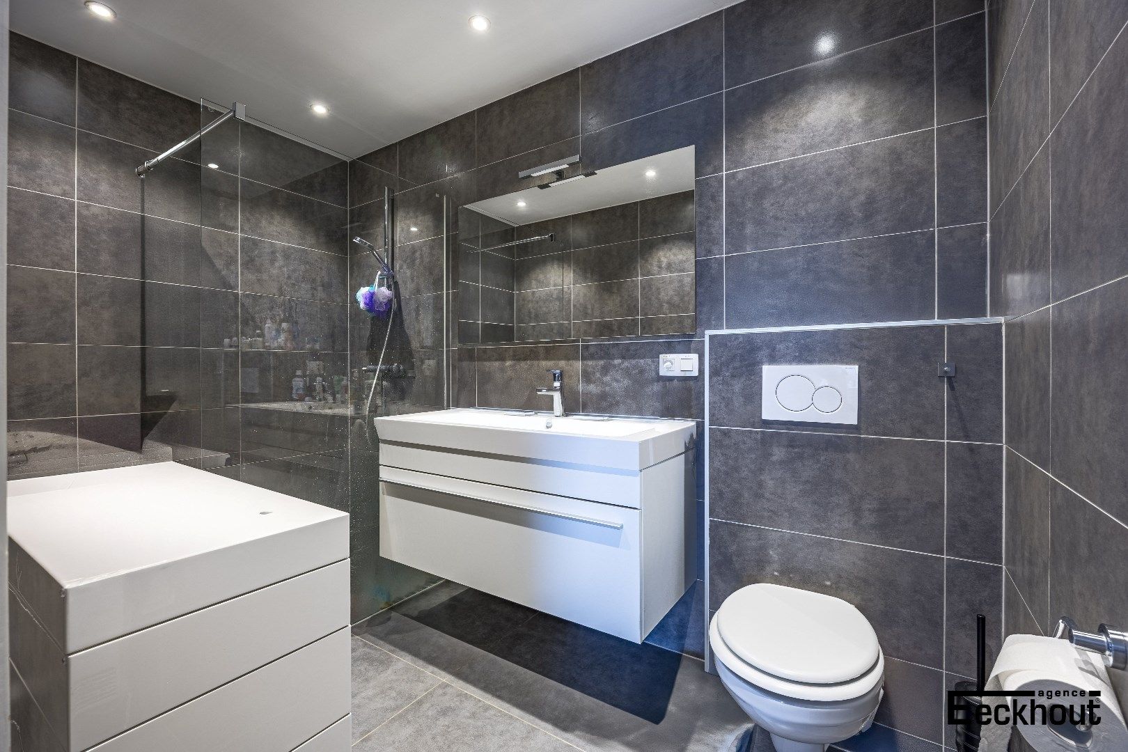 Instapklaar hoekappartement op gunstige ligging! foto 8