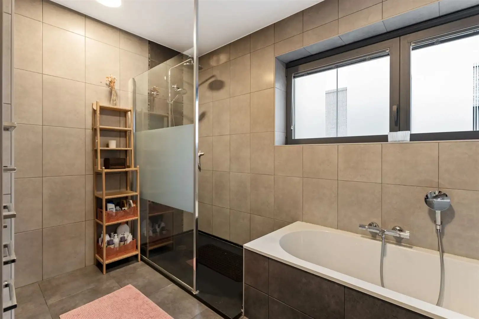 Instapklare ééngezinswoning op ca. 591m2 met 4 slaapkamers foto 22