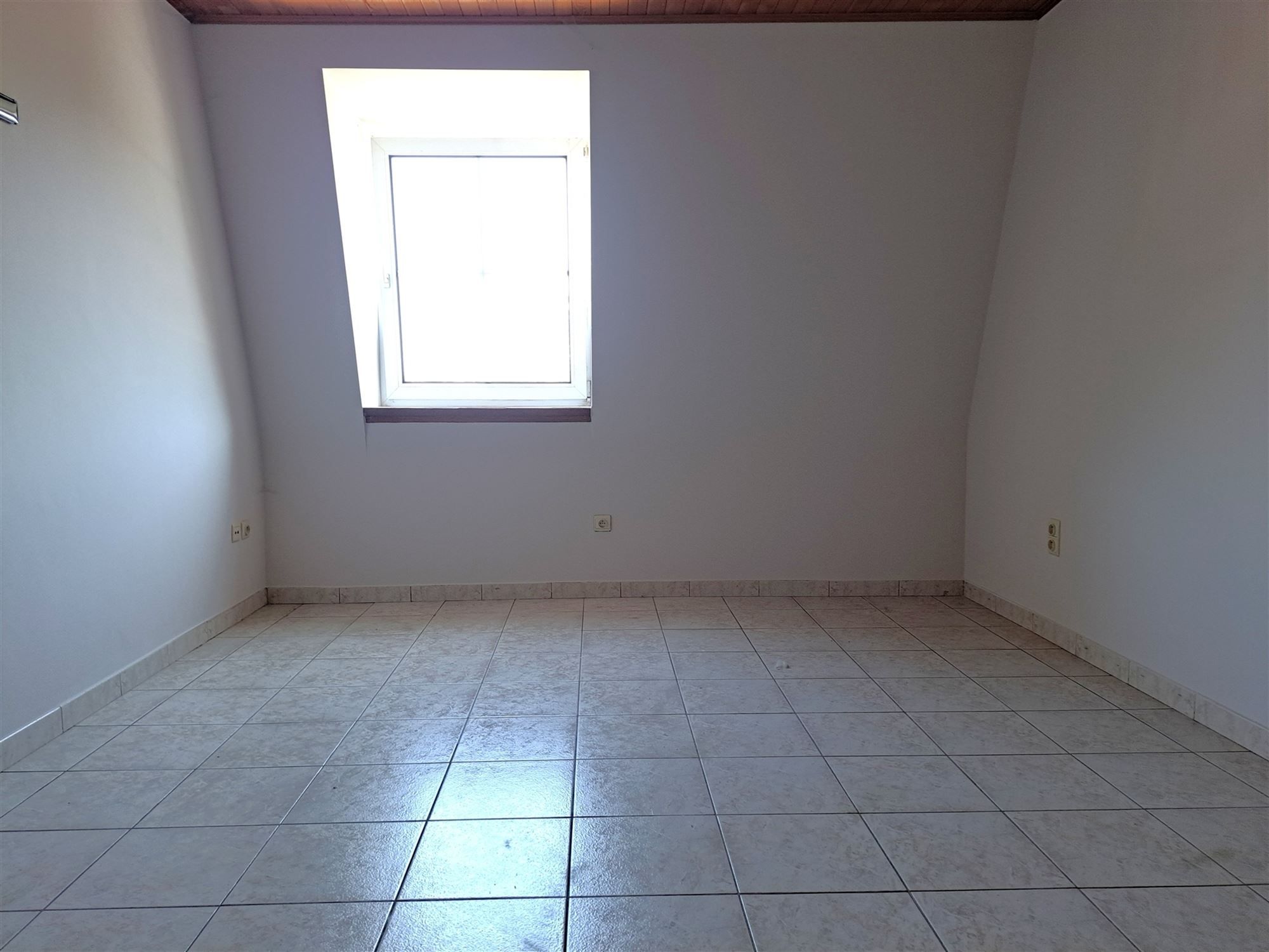 Appartement met 2 slaapkamers, in het rustige Eksaarde, met zicht op het dorpsplein. foto 7