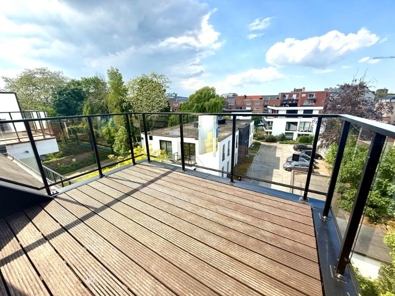 Recente duplex met 2 kamers en garage foto 17