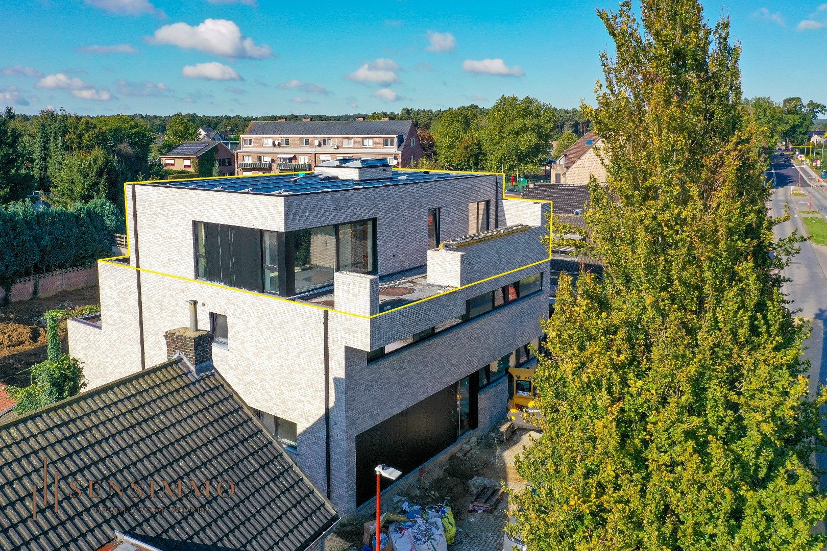 Nieuwbouw penthouse met 2 slaapkamers, dubbel terras en parking!  foto 1