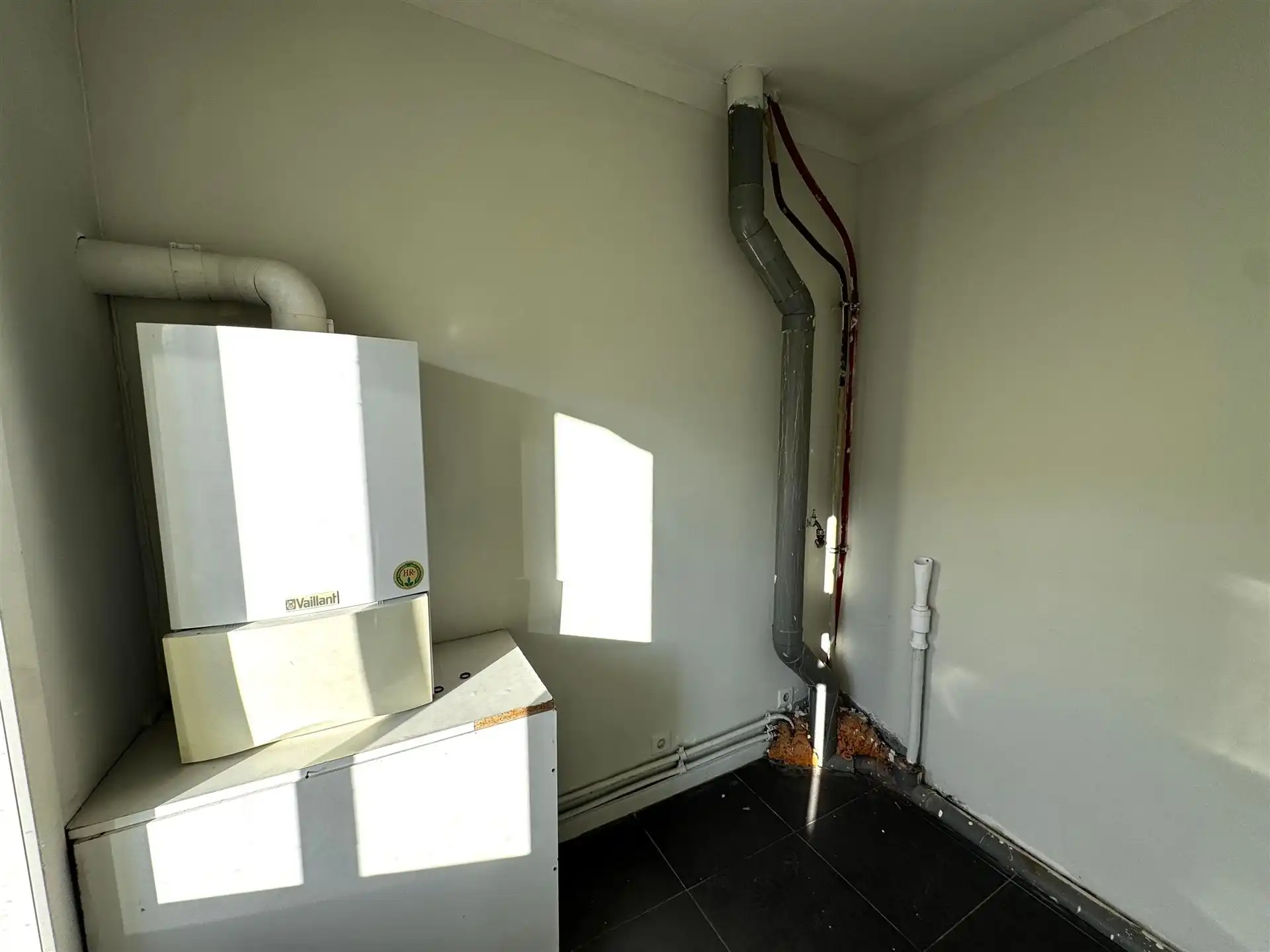 Opbrengsteigendom: handelspand met 2 appartementen  foto 22