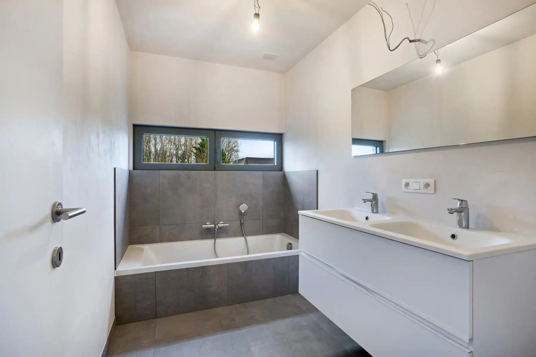 Afgewerkte nieuwbouwwoning met 4 slaapkamers foto 19