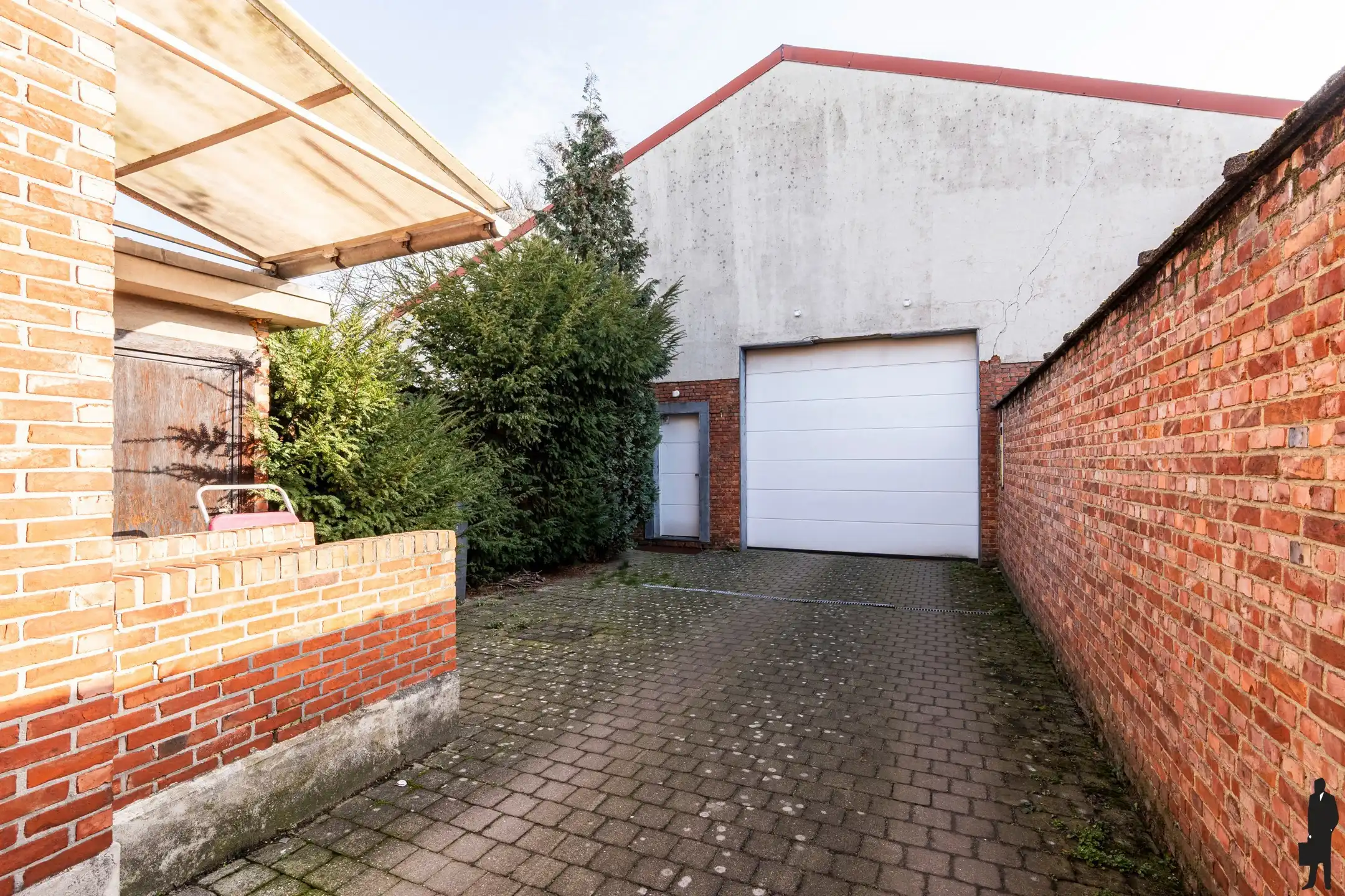 Multifunctionele woning met magazijn en showroom foto 22