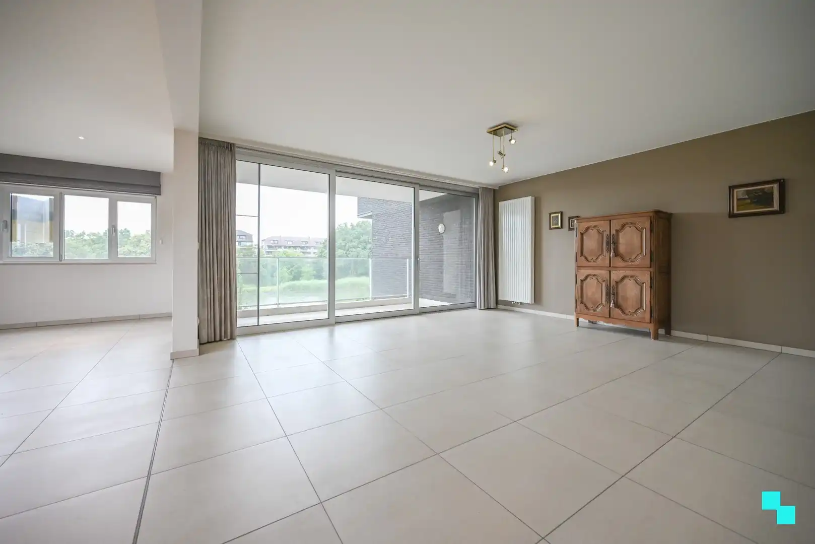 Riant 3-slaapkamerappartement met zicht op de vaart te Izegem foto 8