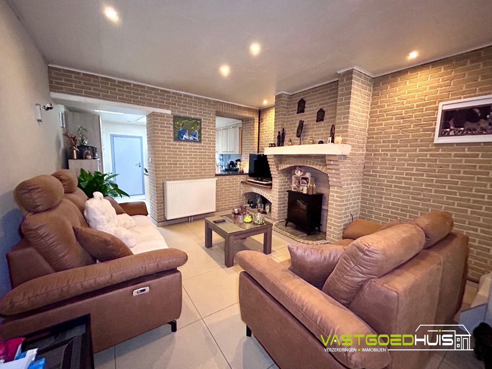 Instapklare gezinswoning met 3 slpks en aangelegde tuin foto 8