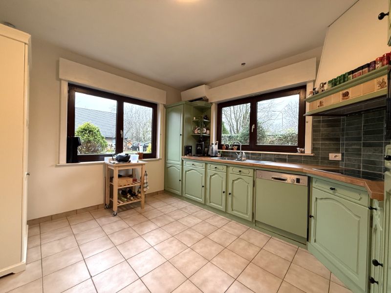 Instapklare halfopen woning met tuin nabij Sint-Pietersstation foto 9