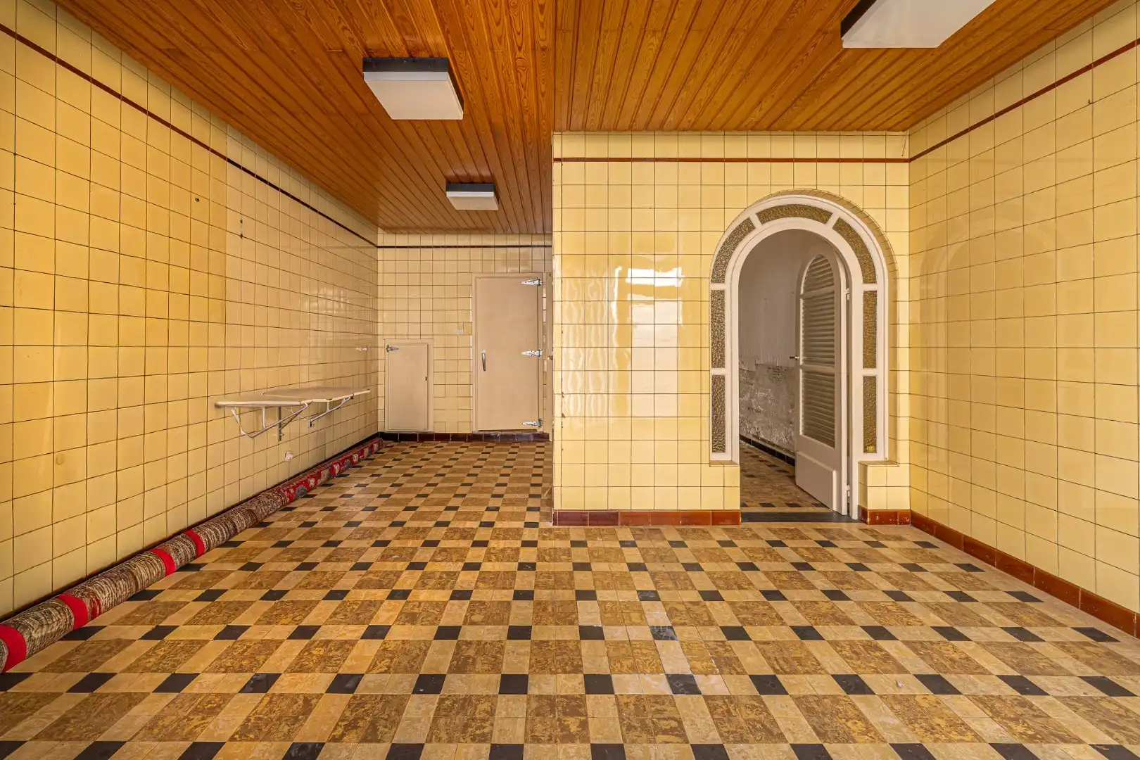 Handelsruimte/woning met polyvalente ruimte en 2 slaapkamers in Oostende foto 7