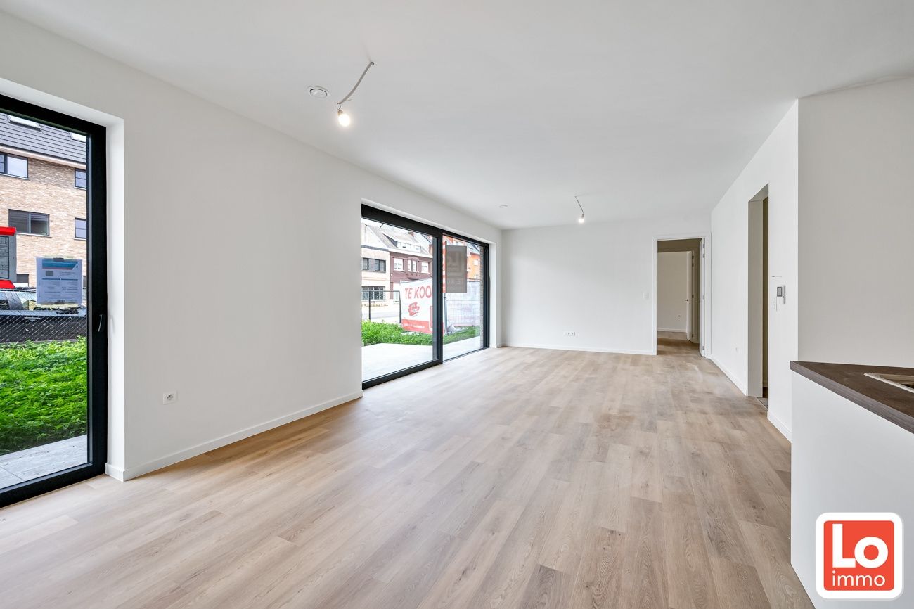 Prachtig ruim appartement (+/-96m²) met 2 slpk en mooi terras en afgesloten tuin foto 4
