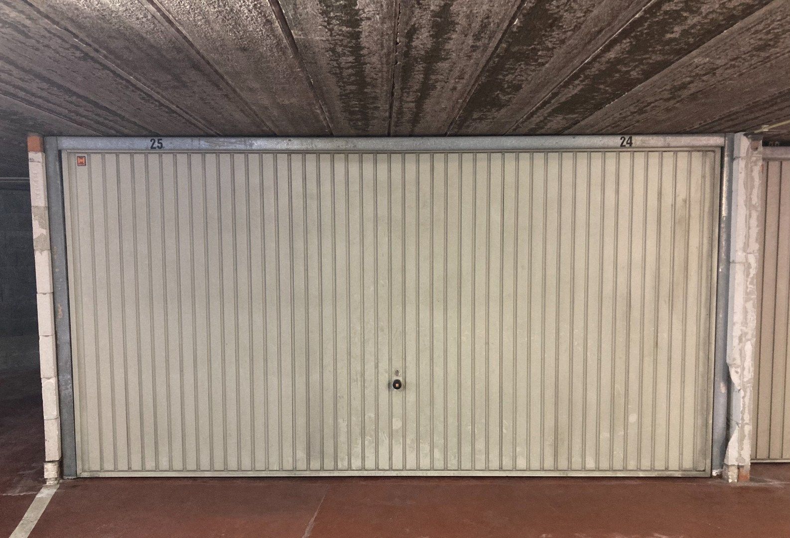 Ruime dubbele garagebox nabij het Rubensplein en het Albertstrand foto 4