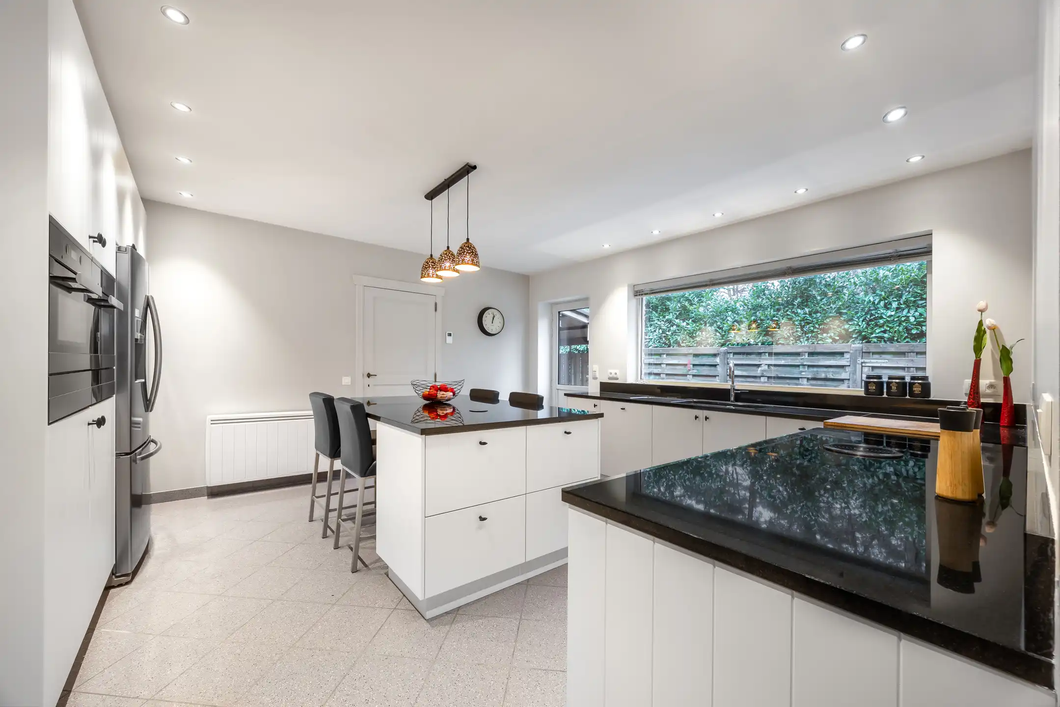 Ruime en lichtrijke gezinswoning te koop in Zandhoven foto 9