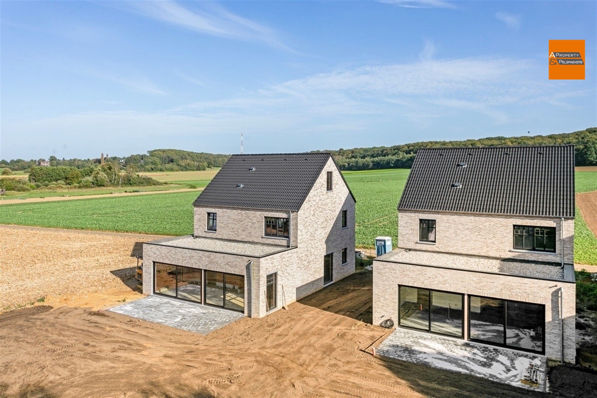 Nieuwbouwwoning met 4 slaapkamers foto 10