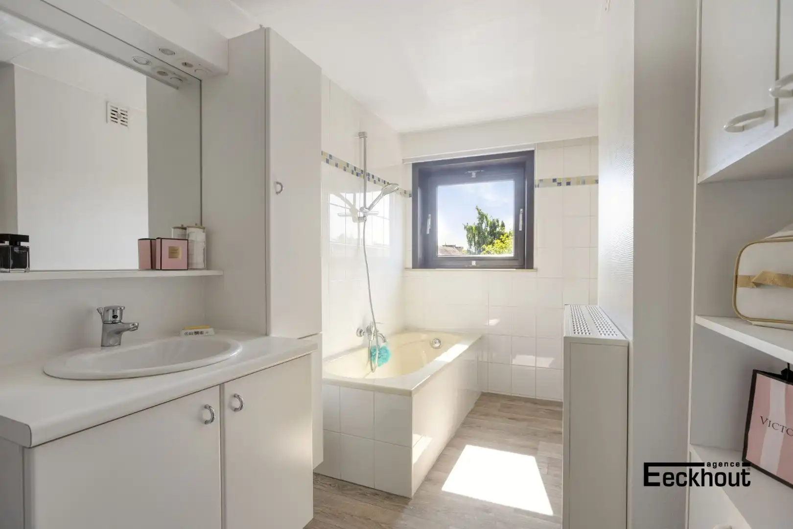 Zeer verzorgde, instapklare bel-étagewoning met 3 slaapkamers in rustige buurt te Bredene! foto 14