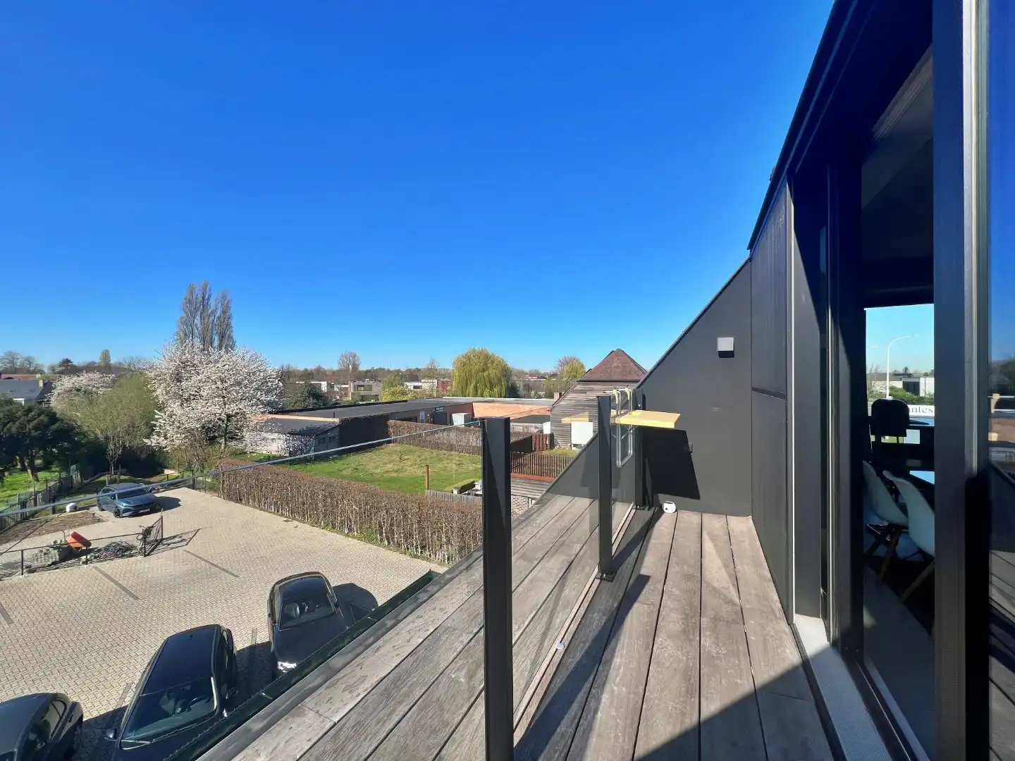 Recent 2-slaapkamer appartement met verschillende terrassen, een kelderberging en een parkeerplaats foto 6